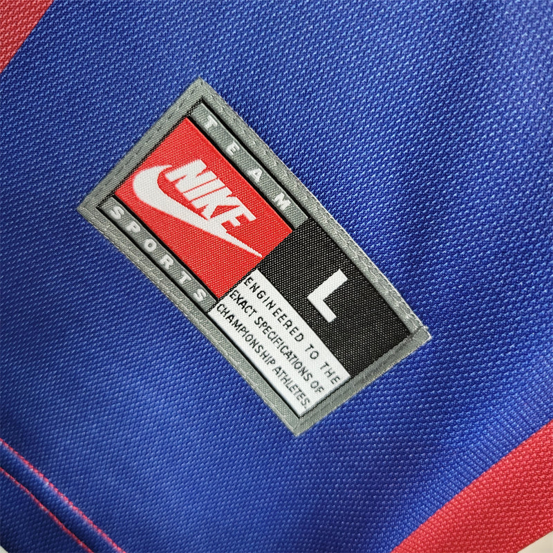 Barcelona 05/06 Home Retro Shirt 